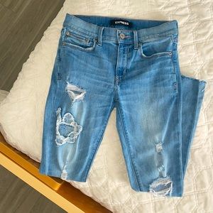 Patch Distressed Jeans